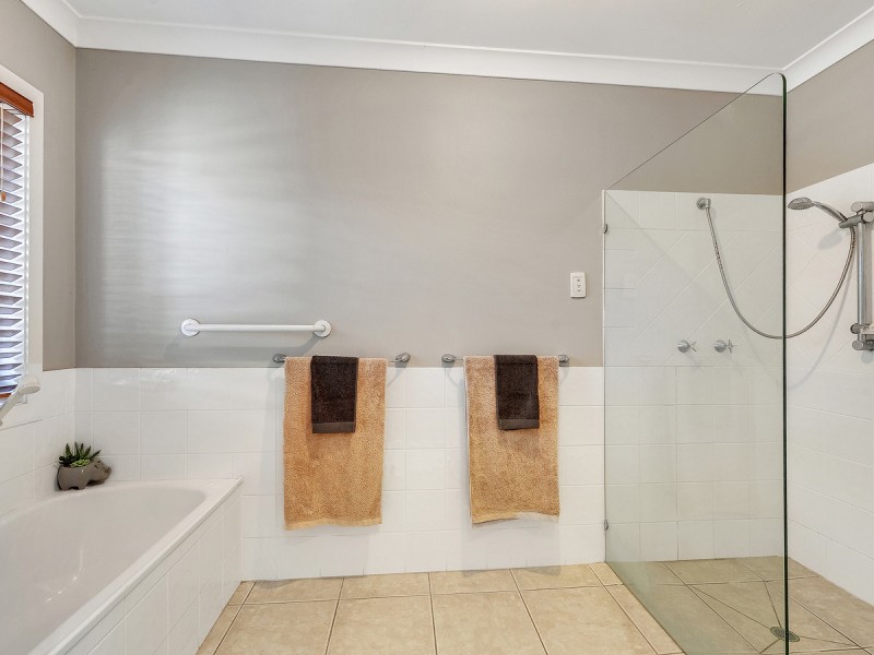 80 Sinnamon Road, Sinnamon Park QLD 4073