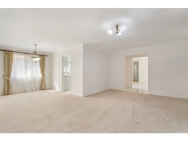 7 Sim Jue Court, Sinnamon Park QLD 4073