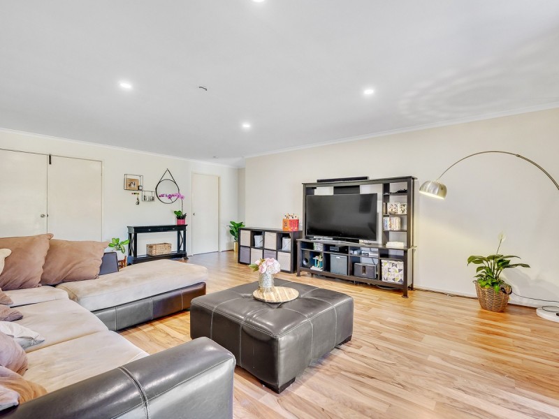 8 Kookaburra Place, Doolandella QLD 4077