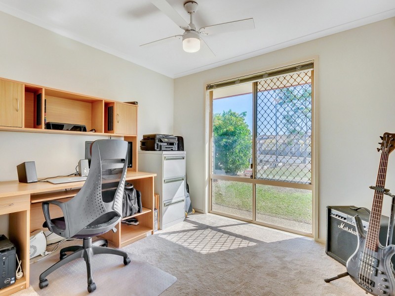 8 Kookaburra Place, Doolandella QLD 4077