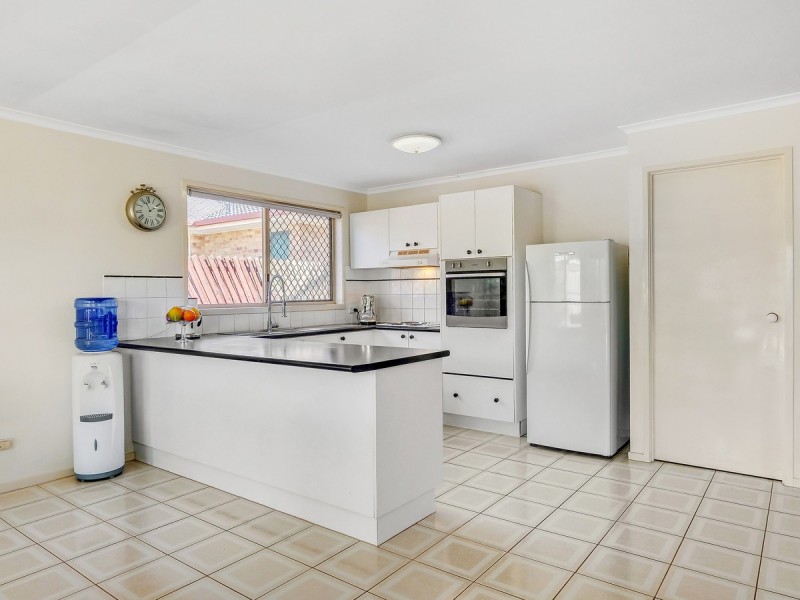 8 Kookaburra Place, Doolandella QLD 4077