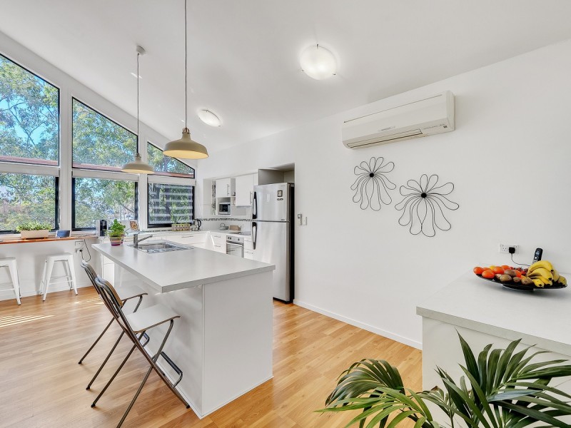 56 Greenway Circuit, Mount Ommaney QLD 4074