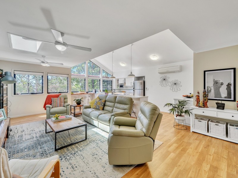 56 Greenway Circuit, Mount Ommaney QLD 4074