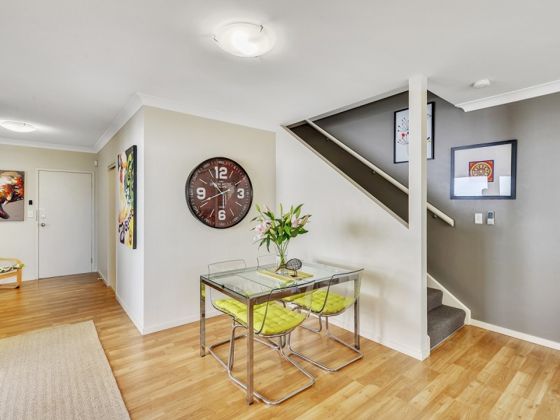 56 Greenway Circuit, Mount Ommaney QLD 4074