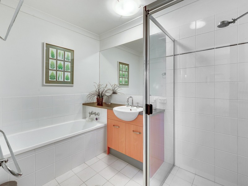 56 Greenway Circuit, Mount Ommaney QLD 4074