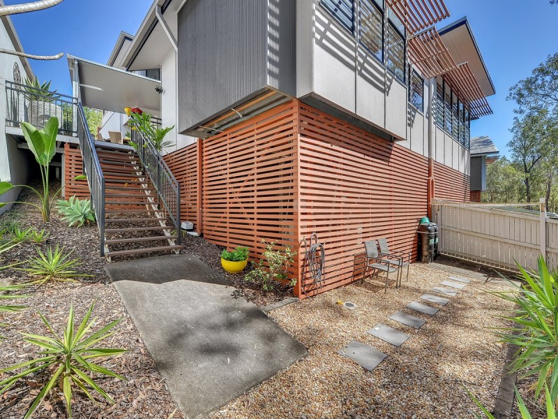 56 Greenway Circuit, Mount Ommaney QLD 4074