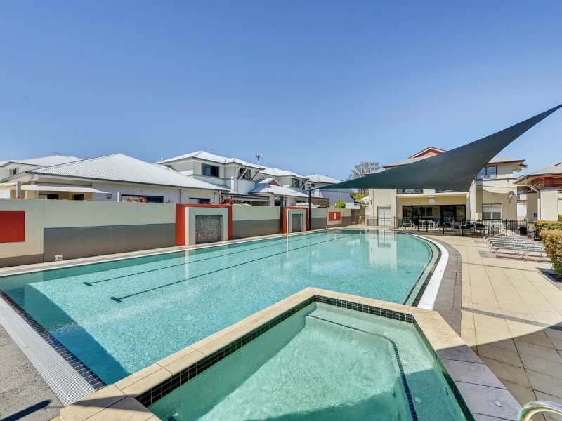 56 Greenway Circuit, Mount Ommaney QLD 4074