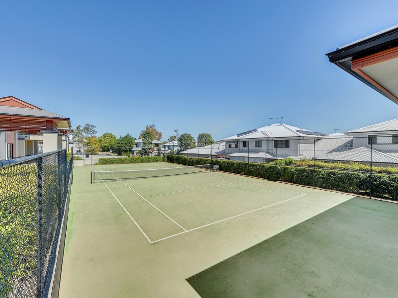 56 Greenway Circuit, Mount Ommaney QLD 4074