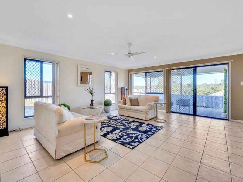 15 Eloise Place, Sumner QLD 4074