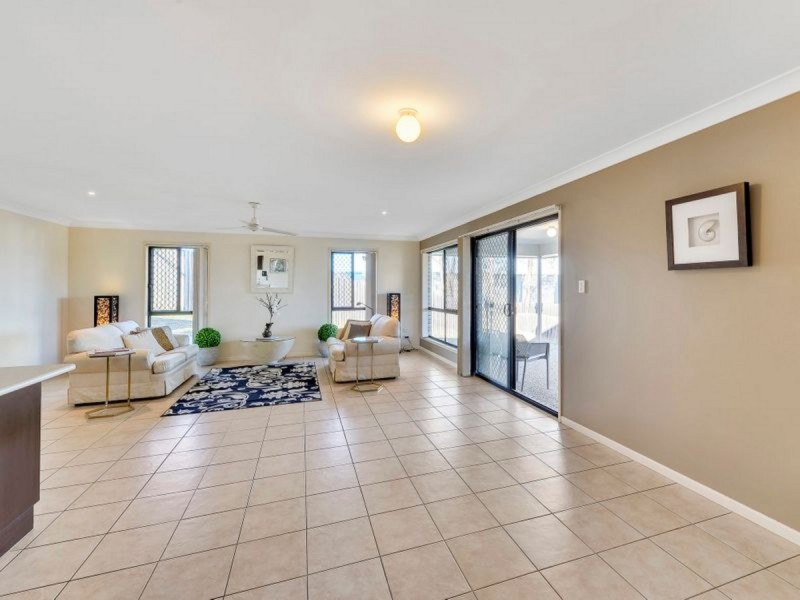 15 Eloise Place, Sumner QLD 4074