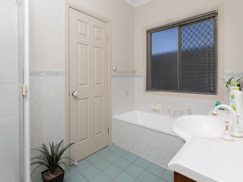 12 Babylon Place, Forest Lake QLD 4078