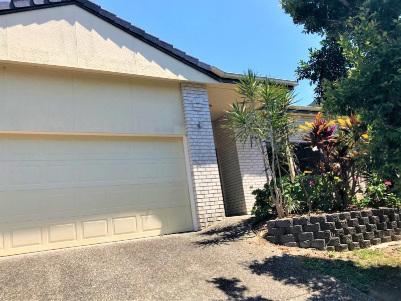 16 Jason Place, Sinnamon Park QLD 4073