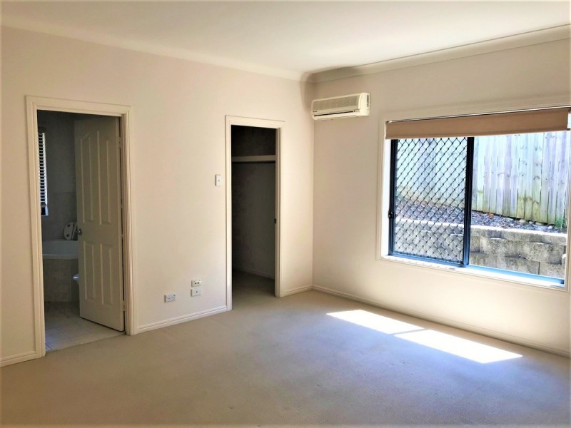 16 Jason Place, Sinnamon Park QLD 4073