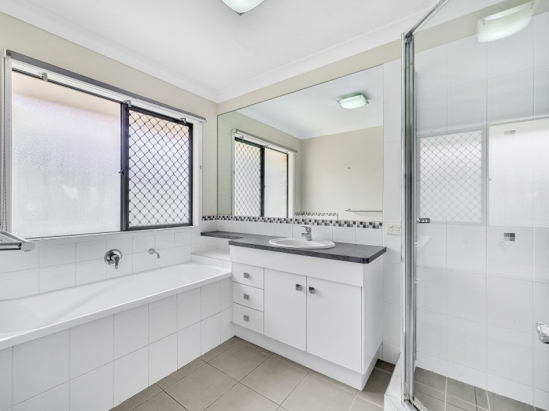 18 Drovers Place, Sumner QLD 4074