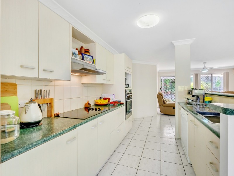 1 Harold Close, Sinnamon Park QLD 4073