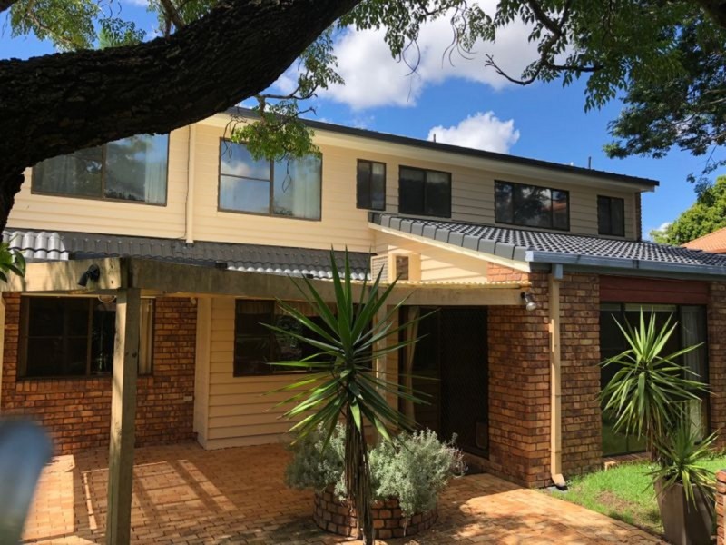 19 Barcoorah Street, Westlake QLD 4074