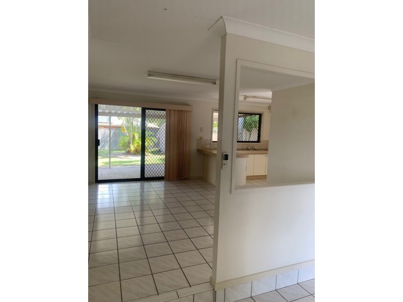 30 Riverhills Road, Middle Park QLD 4074