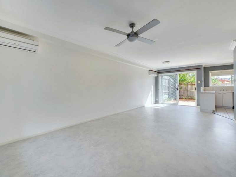 2/11 Meadow Place, Middle Park QLD 4074