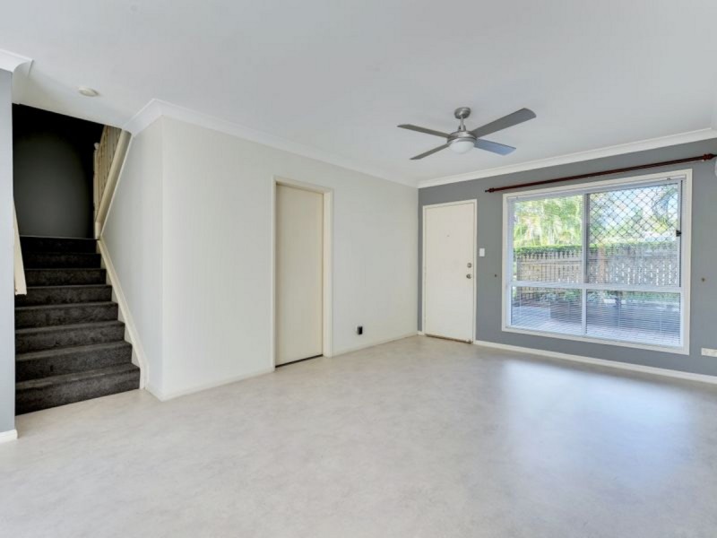 2/11 Meadow Place, Middle Park QLD 4074