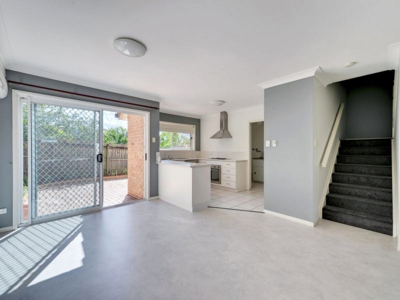 2/11 Meadow Place, Middle Park QLD 4074
