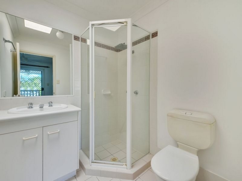 2/11 Meadow Place, Middle Park QLD 4074