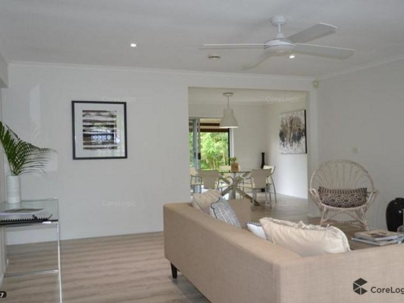 4 Sirocco Street, Jamboree Heights QLD 4074