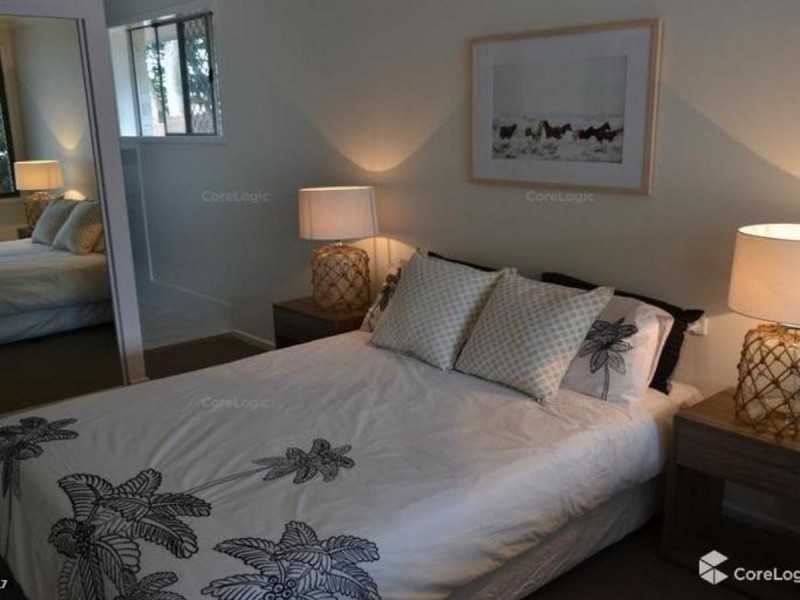 4 Sirocco Street, Jamboree Heights QLD 4074