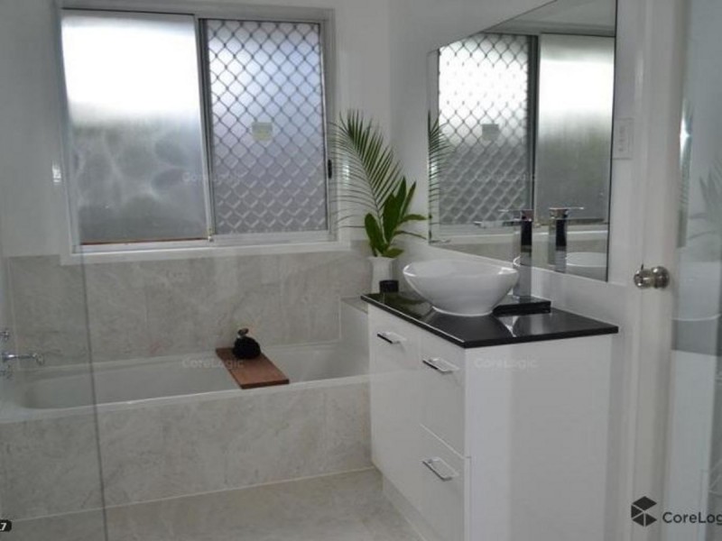 4 Sirocco Street, Jamboree Heights QLD 4074