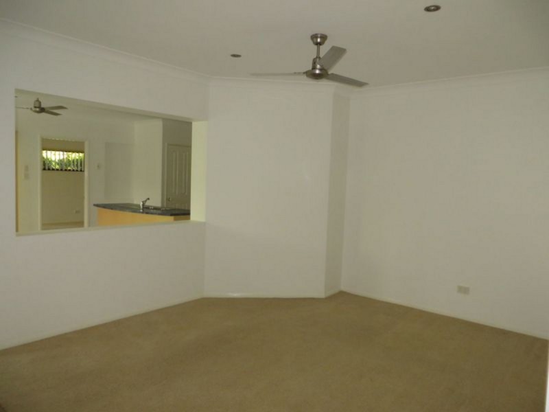 9 Brookeside Crescent, Seventeen Mile Rocks QLD 4073