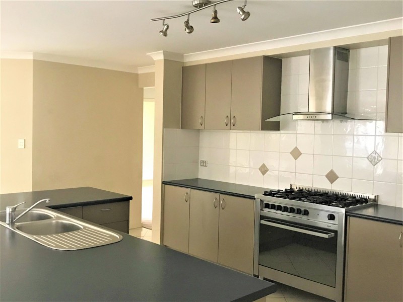 58 Barcoo Crescent, Sinnamon Park QLD 4073