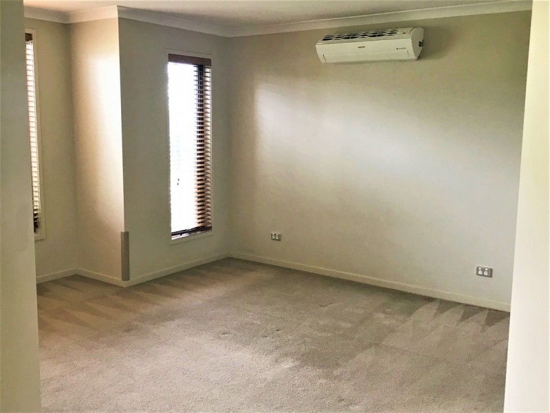 58 Barcoo Crescent, Sinnamon Park QLD 4073