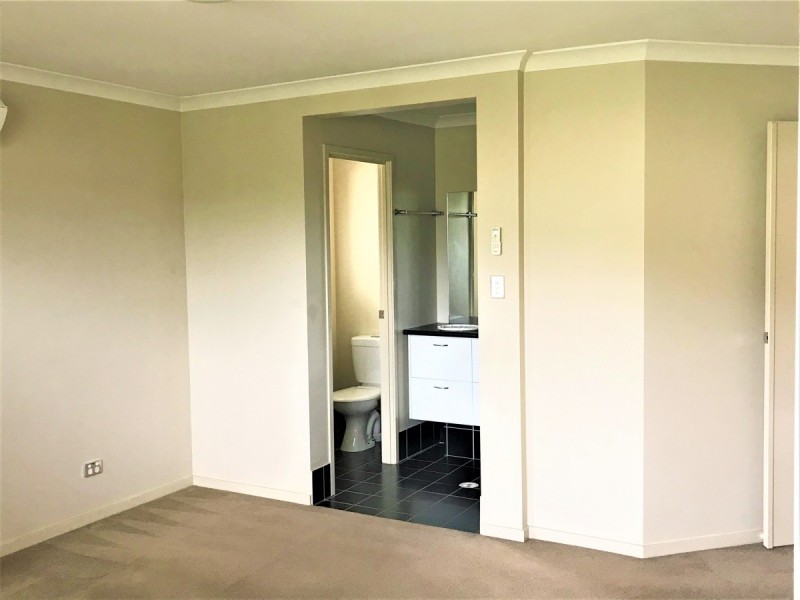 58 Barcoo Crescent, Sinnamon Park QLD 4073