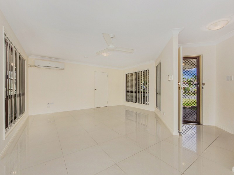 15 Sandalwood Street, Sinnamon Park QLD 4073