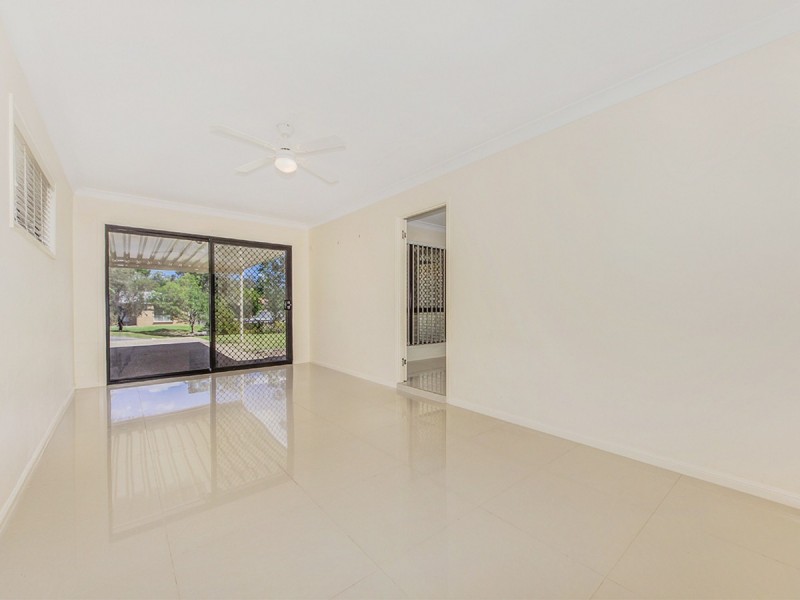 15 Sandalwood Street, Sinnamon Park QLD 4073