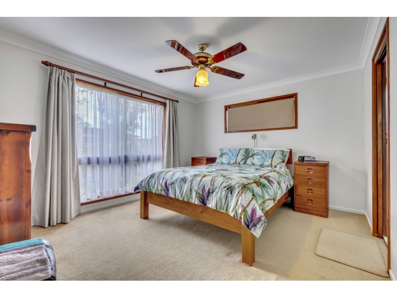 10 Intrepid Street, Jamboree Heights QLD 4074