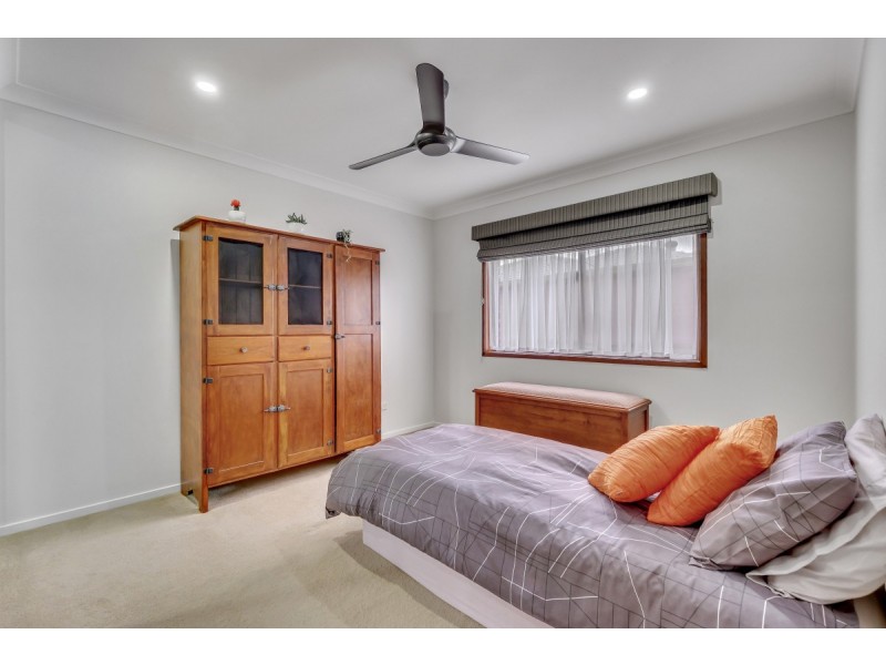 10 Intrepid Street, Jamboree Heights QLD 4074