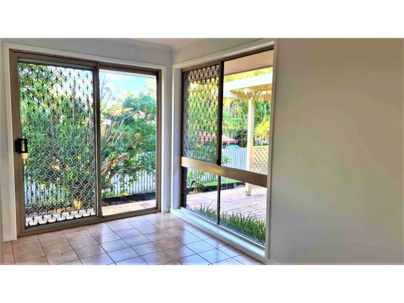 2 Buckle Court, Sinnamon Park QLD 4073