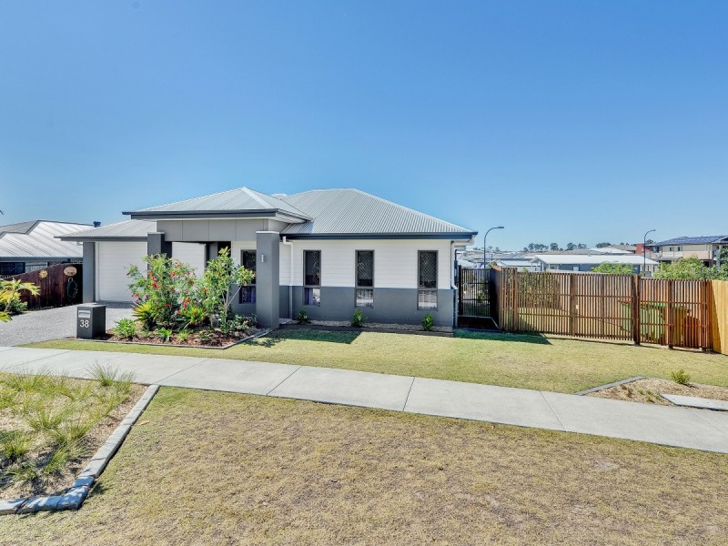 38 Magnetic Way, Springfield Lakes QLD 4300