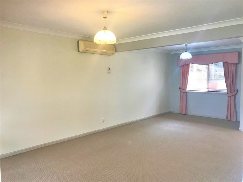 10 Woodrose Crescent, Sinnamon Park QLD 4073