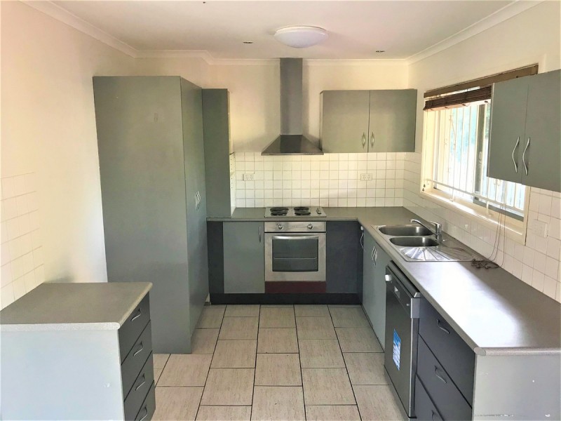 3 Poseidon Crescent, Jamboree Heights QLD 4074