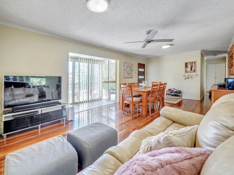 3 Magnet Close, Riverhills QLD 4074