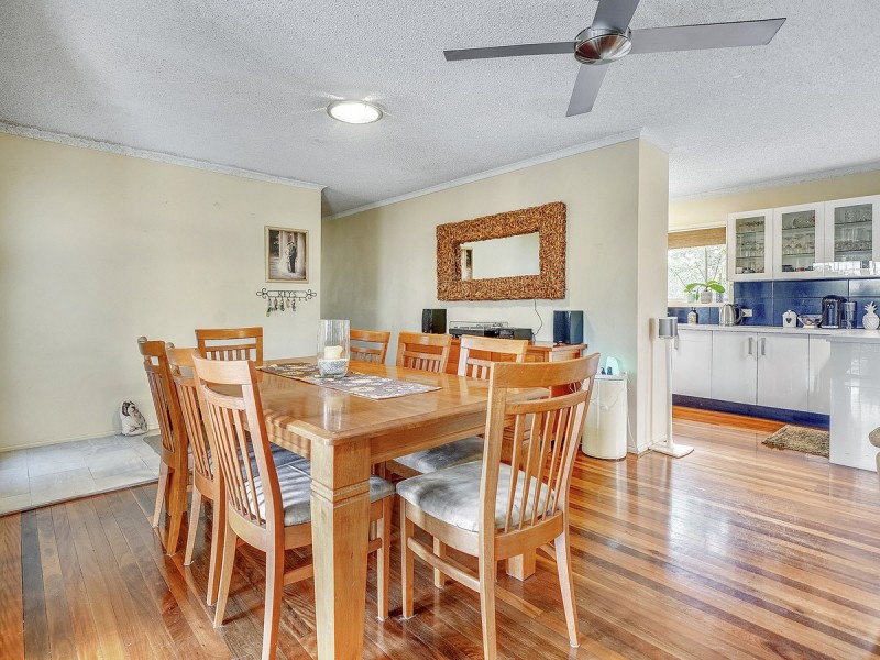 3 Magnet Close, Riverhills QLD 4074