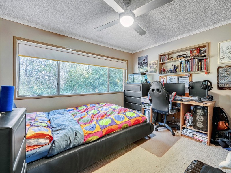 3 Magnet Close, Riverhills QLD 4074