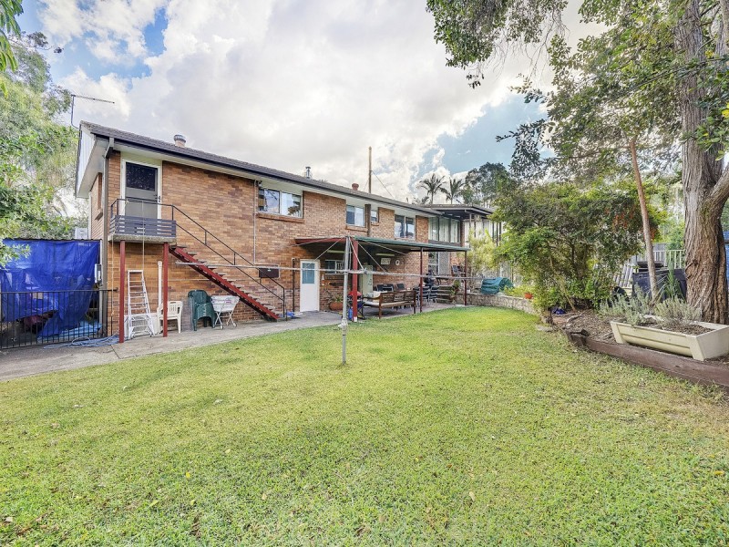 3 Magnet Close, Riverhills QLD 4074