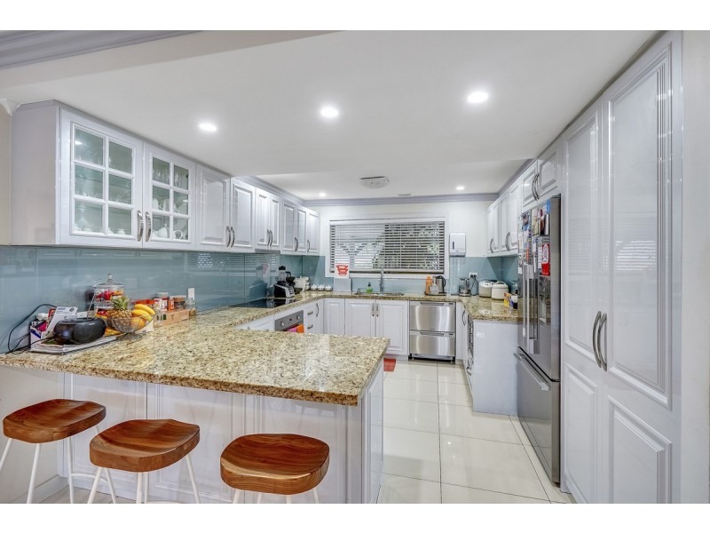 26 Westlake Drive, Mount Ommaney QLD 4074