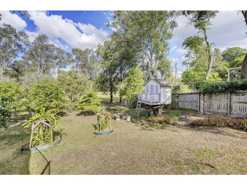 26 Westlake Drive, Mount Ommaney QLD 4074