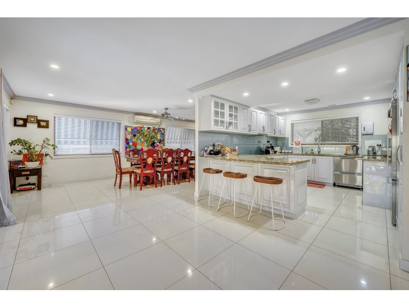 26 Westlake Drive, Mount Ommaney QLD 4074