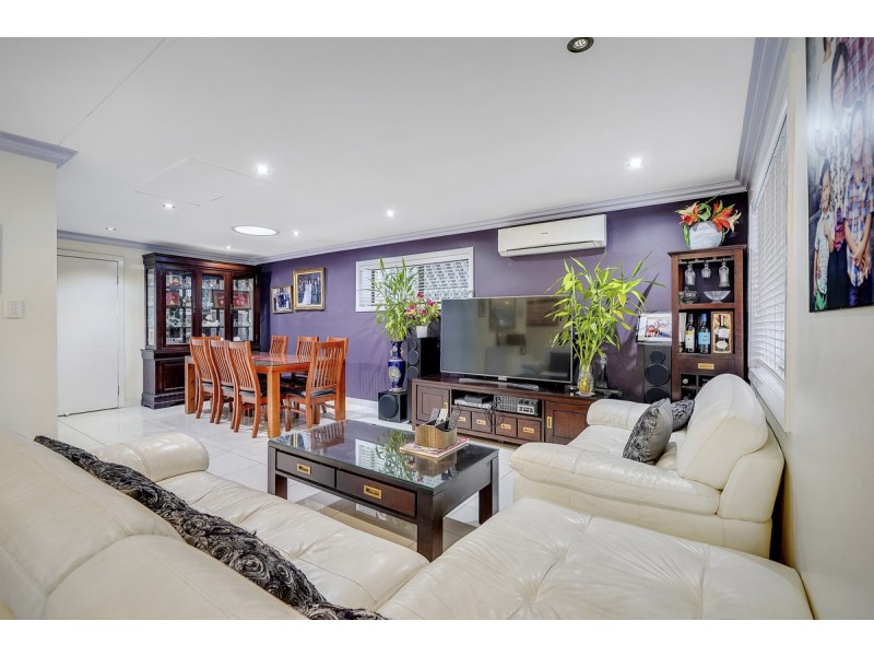 26 Westlake Drive, Mount Ommaney QLD 4074