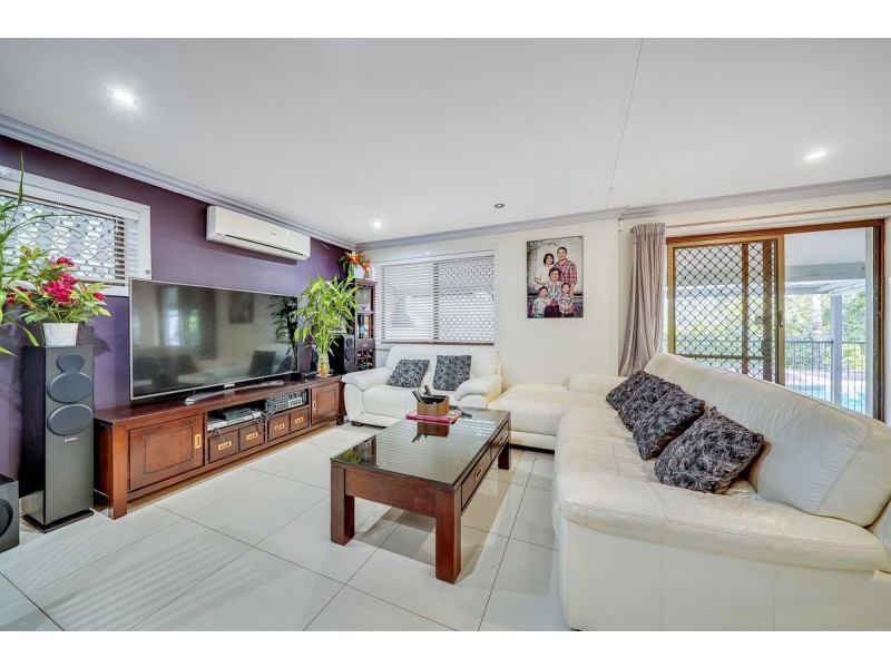 26 Westlake Drive, Mount Ommaney QLD 4074