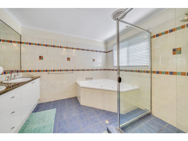 26 Westlake Drive, Mount Ommaney QLD 4074